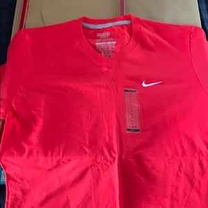 Men’s Nike V neck T-Shirt Large